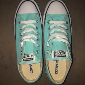 Light mint green women’s converse